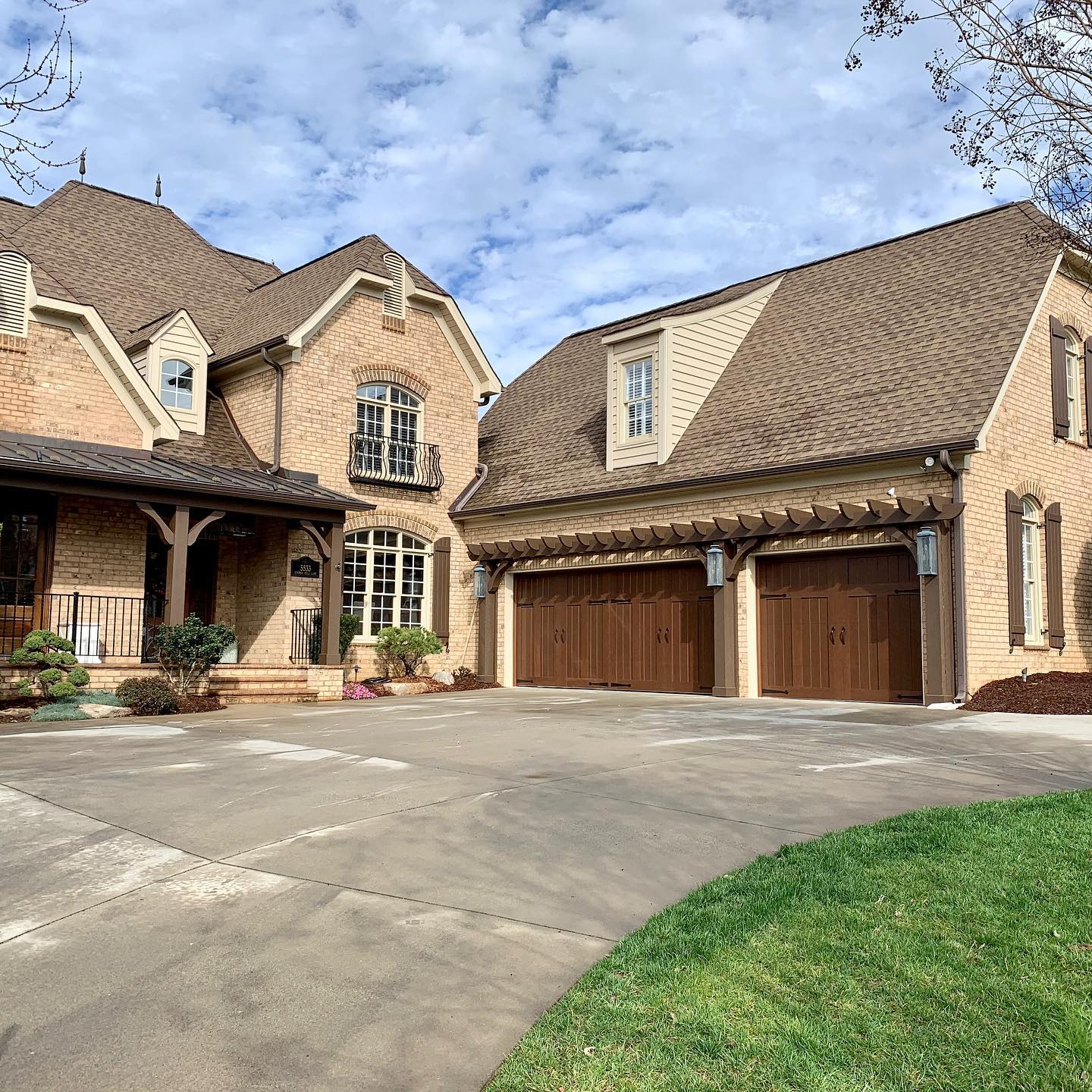 canyon-ridge-clopay-garage-door-2